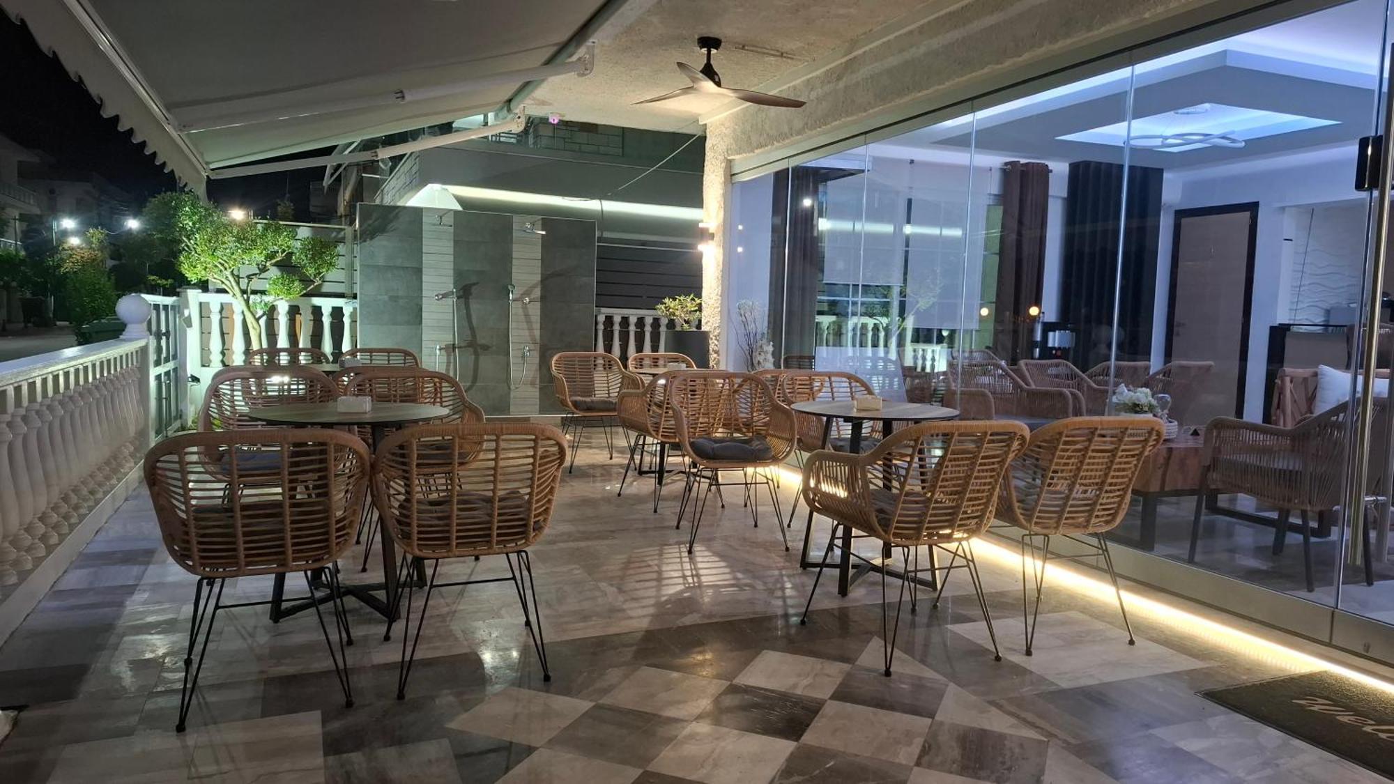 Hotel Kostas Olympiakí Aktí Luaran gambar